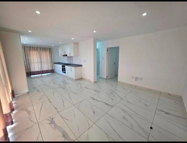 2 BEDROOM PROPERTY TO RENT IN EVEREST HEIGHTS
